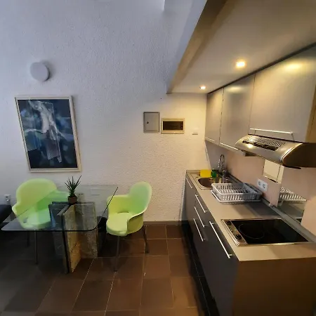 Kristjan Apartamento *